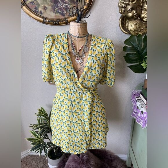 COPY - Gianni Bini Yellow Green Lemon Print Eyelet Embroidery Wrap Dress Sz 2 G… - Picture 5 of 12